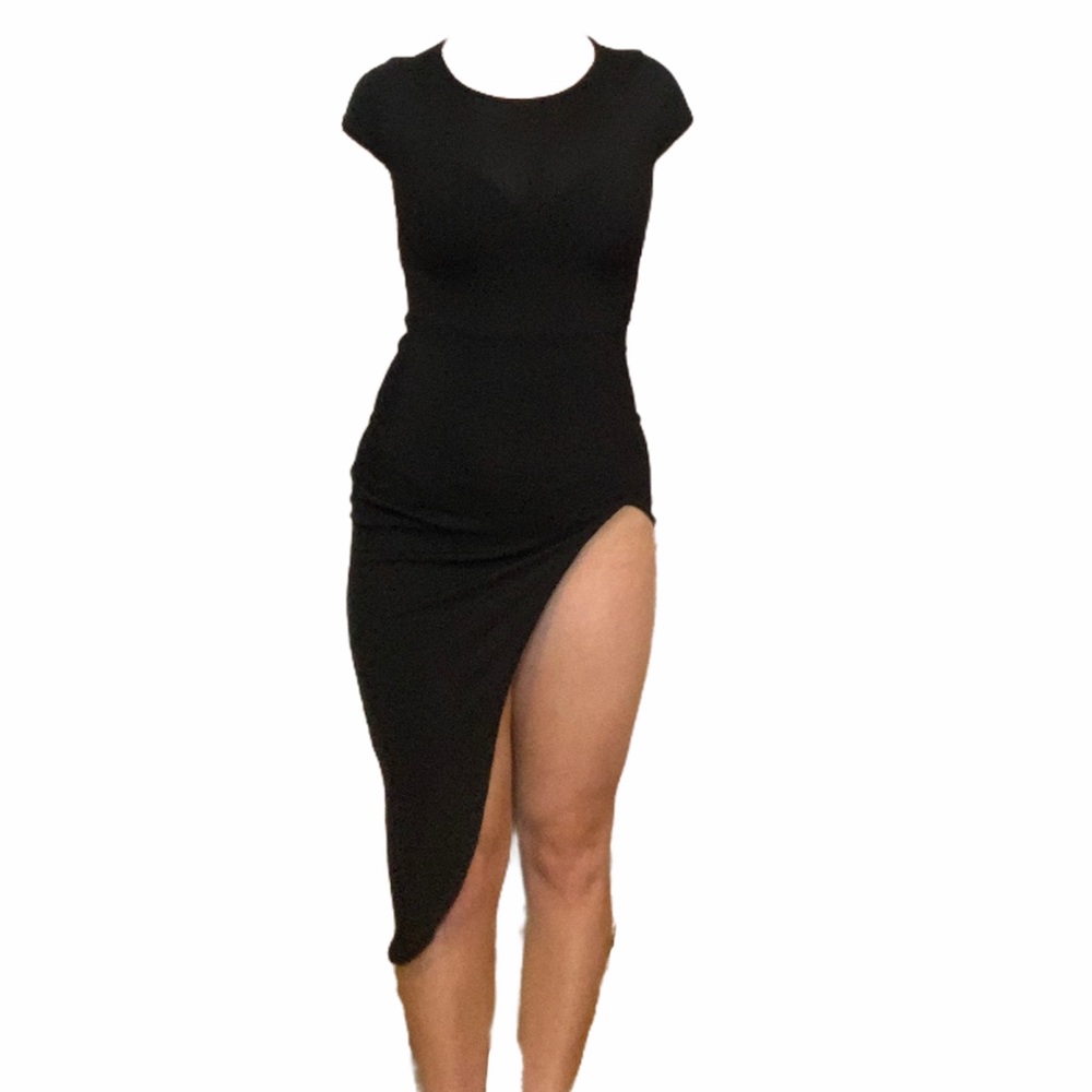 Slit leg maxi dress. Perfect for summer